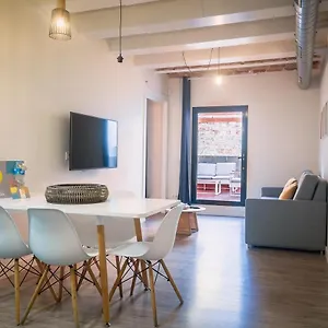 https://chic-spacious-flat.topbarcelonahotels.com